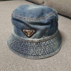 Cuper blue jeans bucket Prada hat